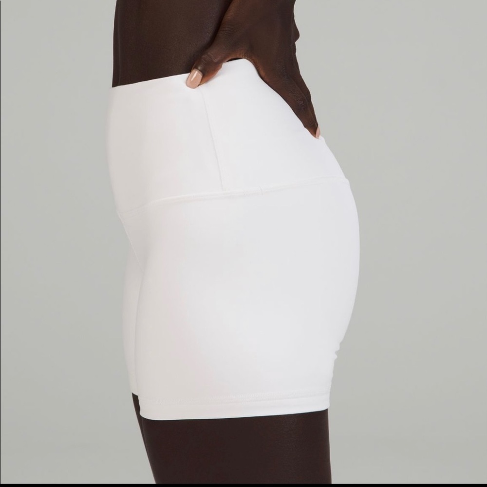 Lululemon NWT size 6 align shorts 4in